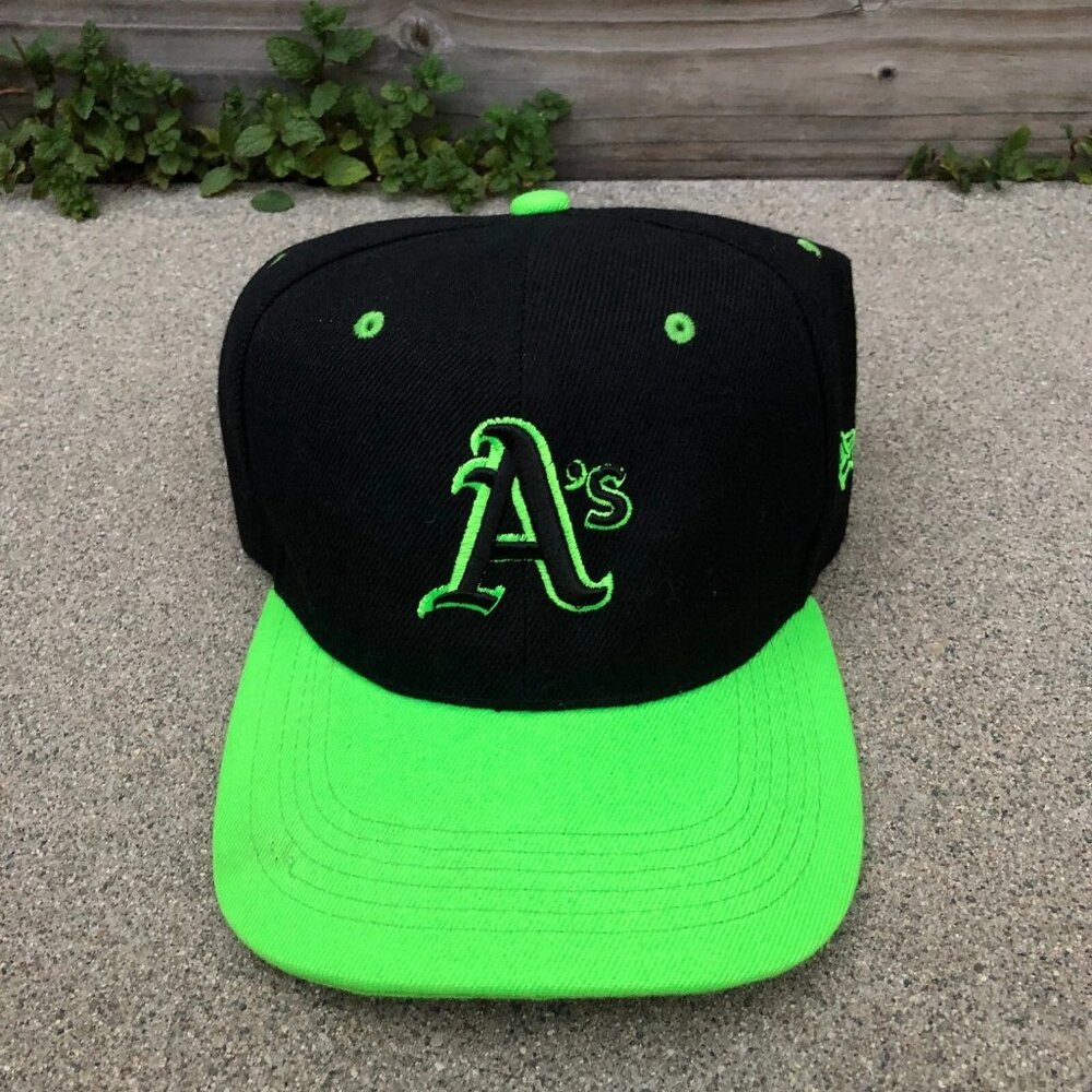 Vintage GOLDEN LION Oakland Athletics A's Snapback Hat Men's Black Adjustable